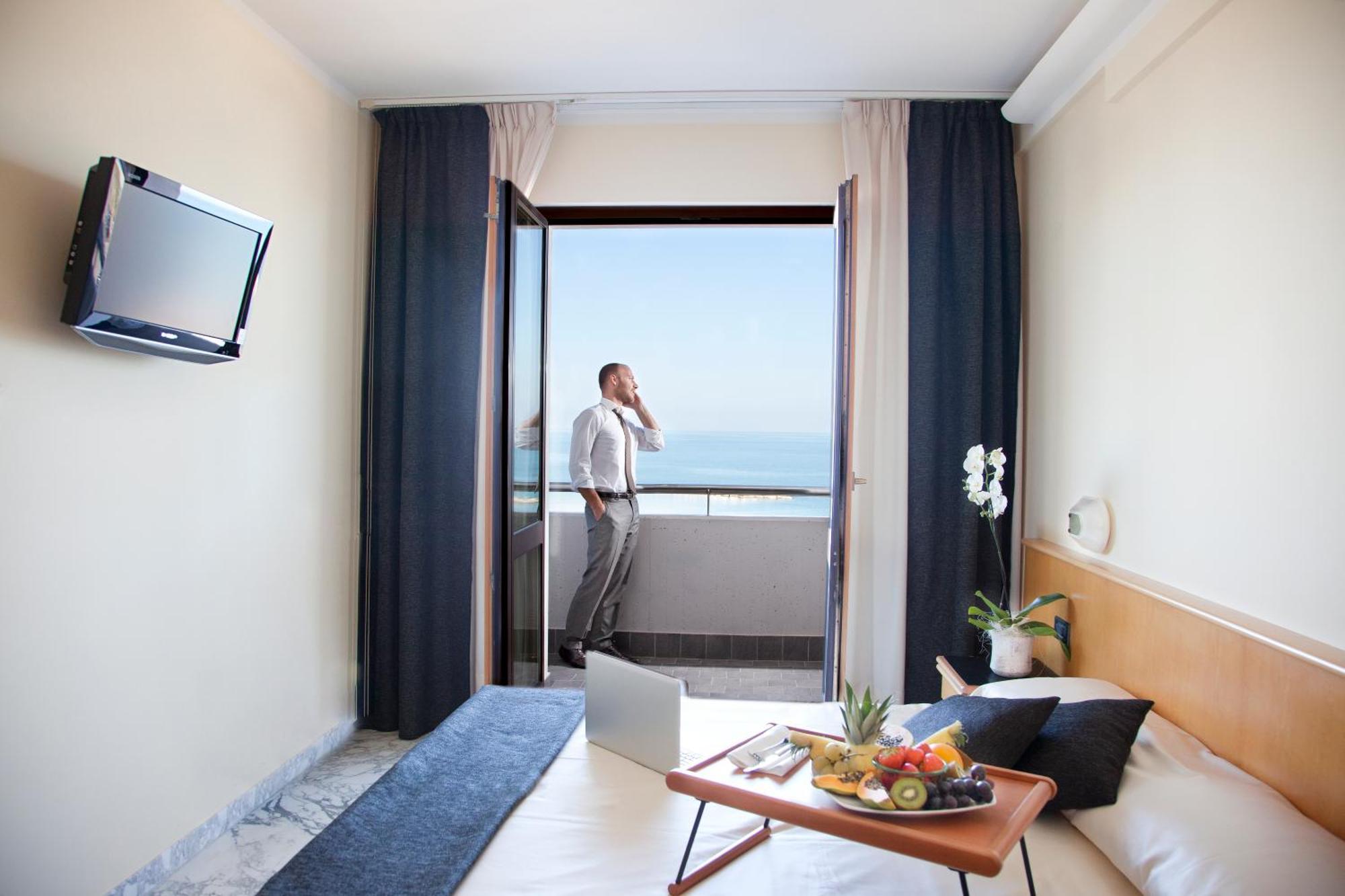 Hotel Mistral 테르몰리 외부 사진