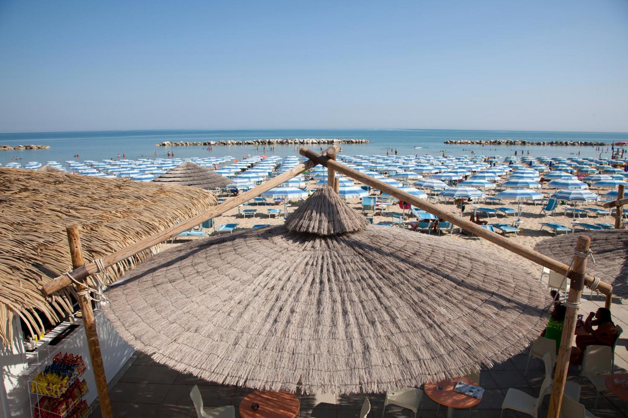 Hotel Mistral 테르몰리 외부 사진