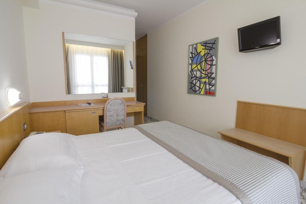 Hotel Mistral 테르몰리 외부 사진
